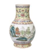 A CHINESE REPUBLICAN STYLE PORCELAIN VASE
