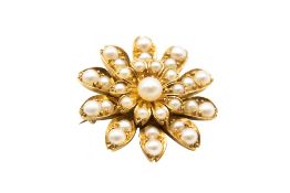 A PEARL FLOWER BROOCH