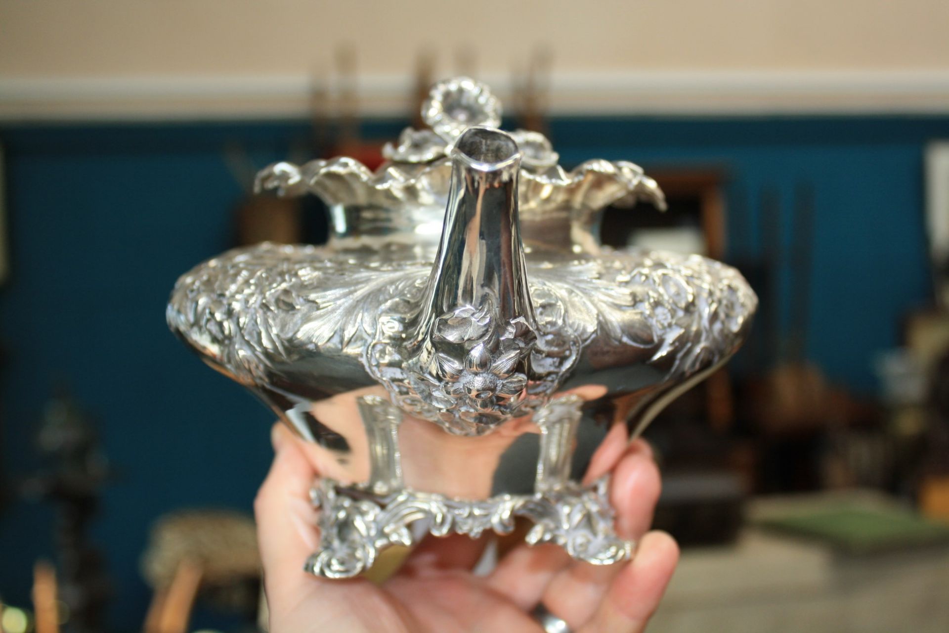 A WILLIAM IV SILVER TEAPOT, CHARLES THOMAS FOX, LONDON 1834 - Bild 5 aus 8