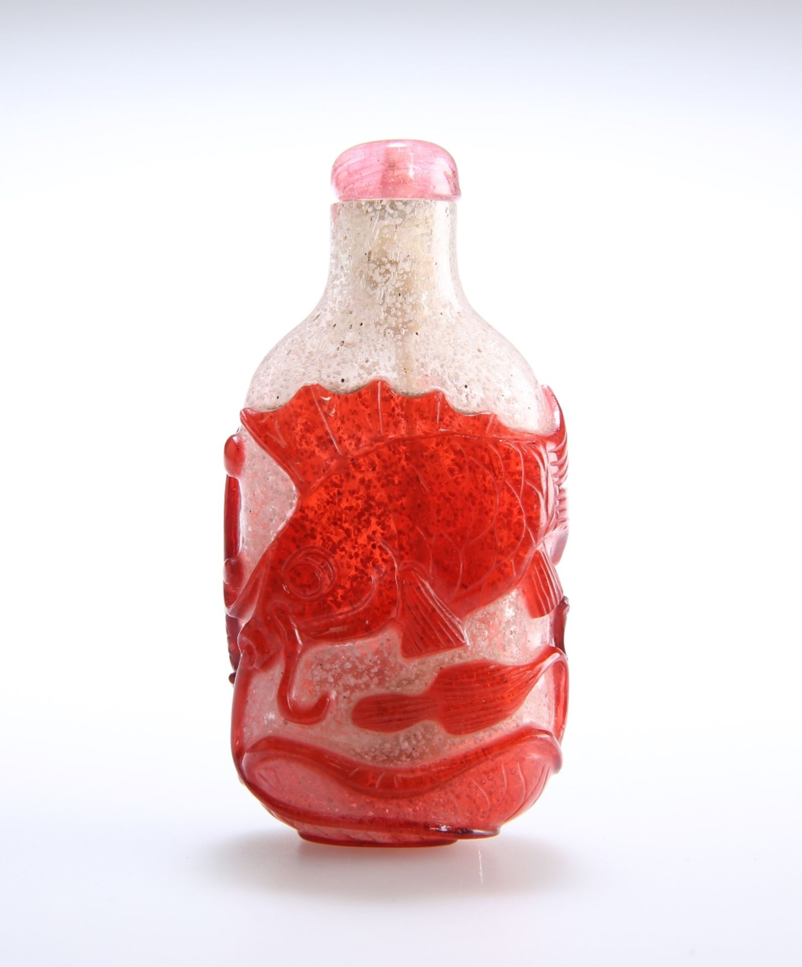 A CHINESE OVERLAY GLASS CARP SNUFF BOTTLE, 19TH CENTURY