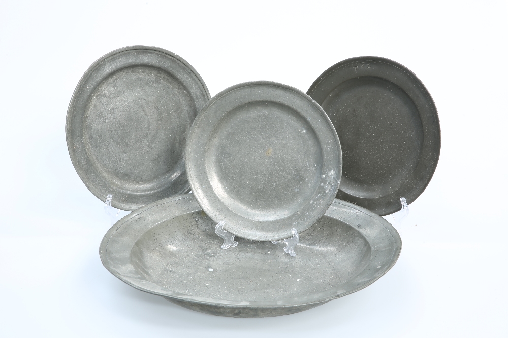 A GROUP OF 18th AND EARLY 19th CENTURY PEWTER