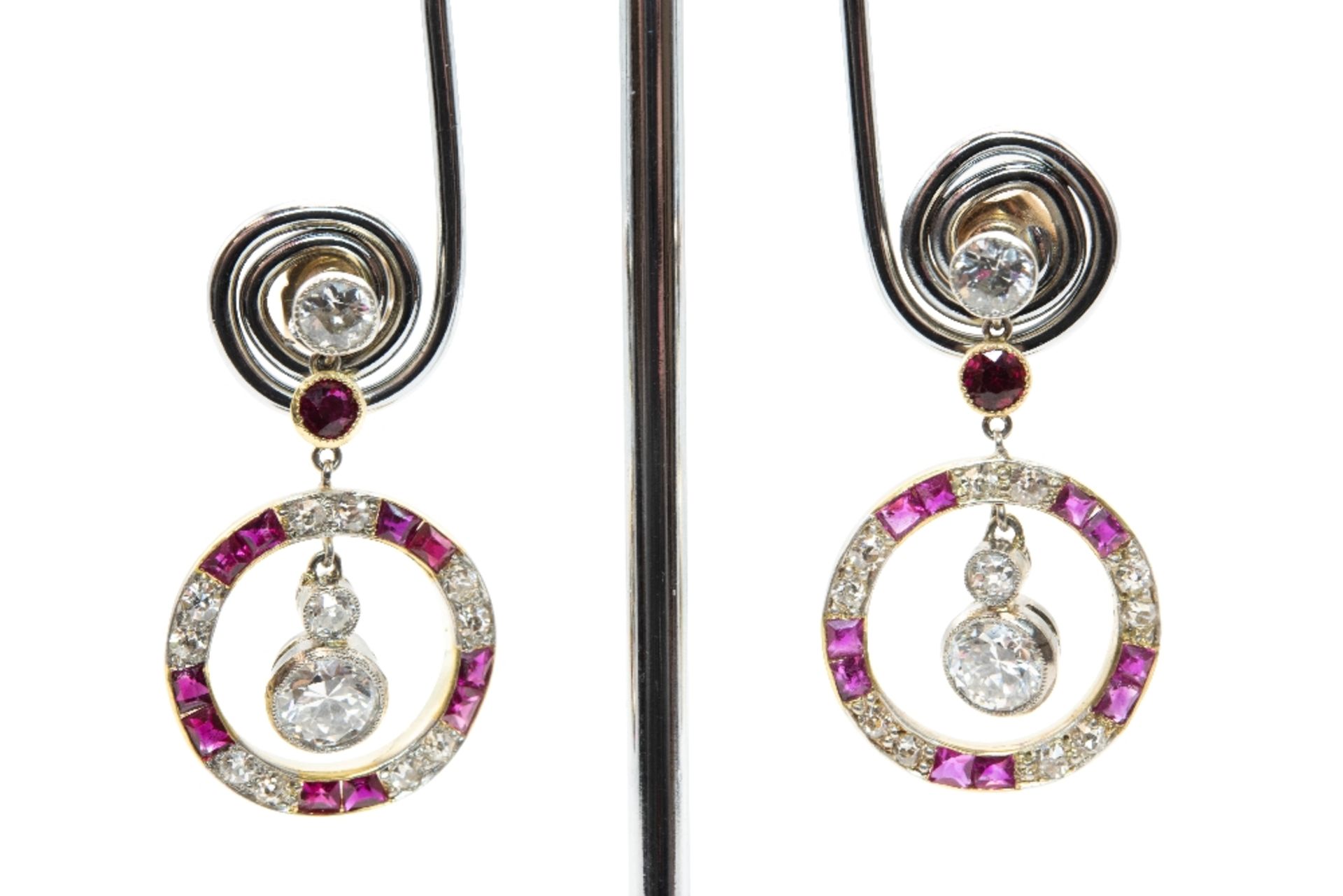 A PAIR OF RUBY AND DIAMOND EARRINGS - Bild 3 aus 4