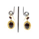 A PAIR OF GARNET EARRINGS