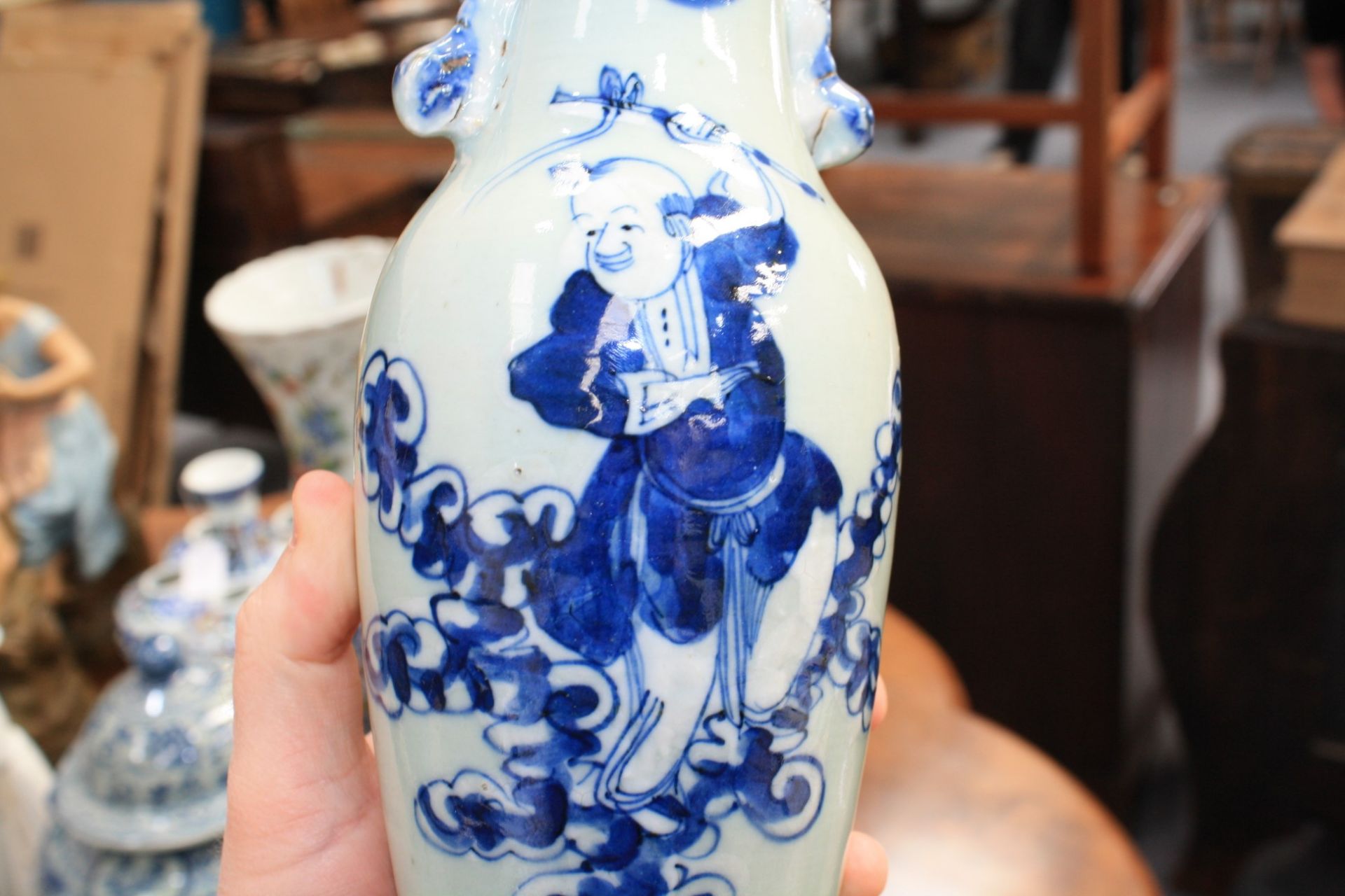 TWO CHINESE BLUE AND WHITE PORCELAIN VASES - Bild 9 aus 13