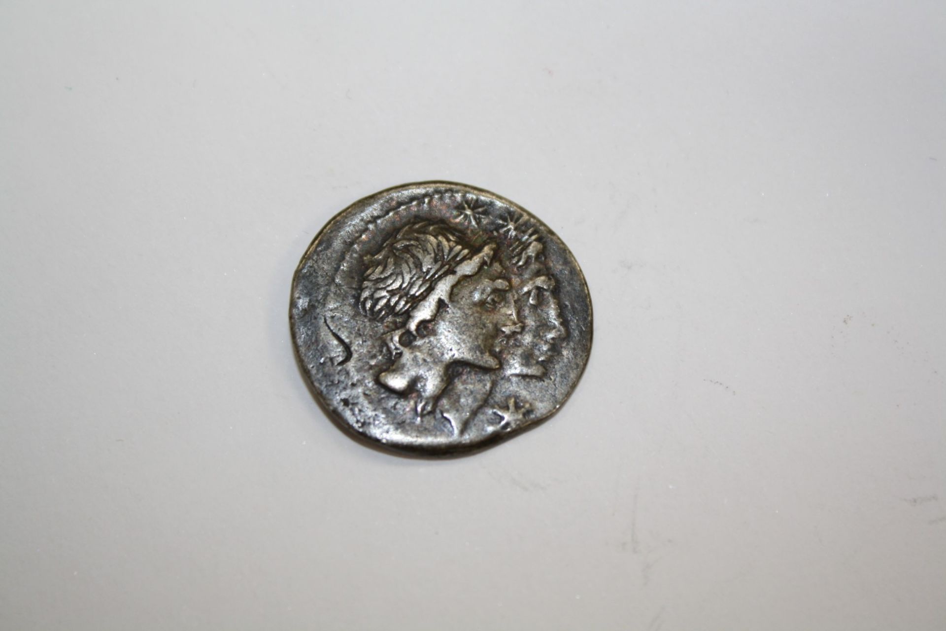 A SMALL COLLECTION OF THIRTEEN ANCIENT GREEK COINS - Bild 16 aus 22