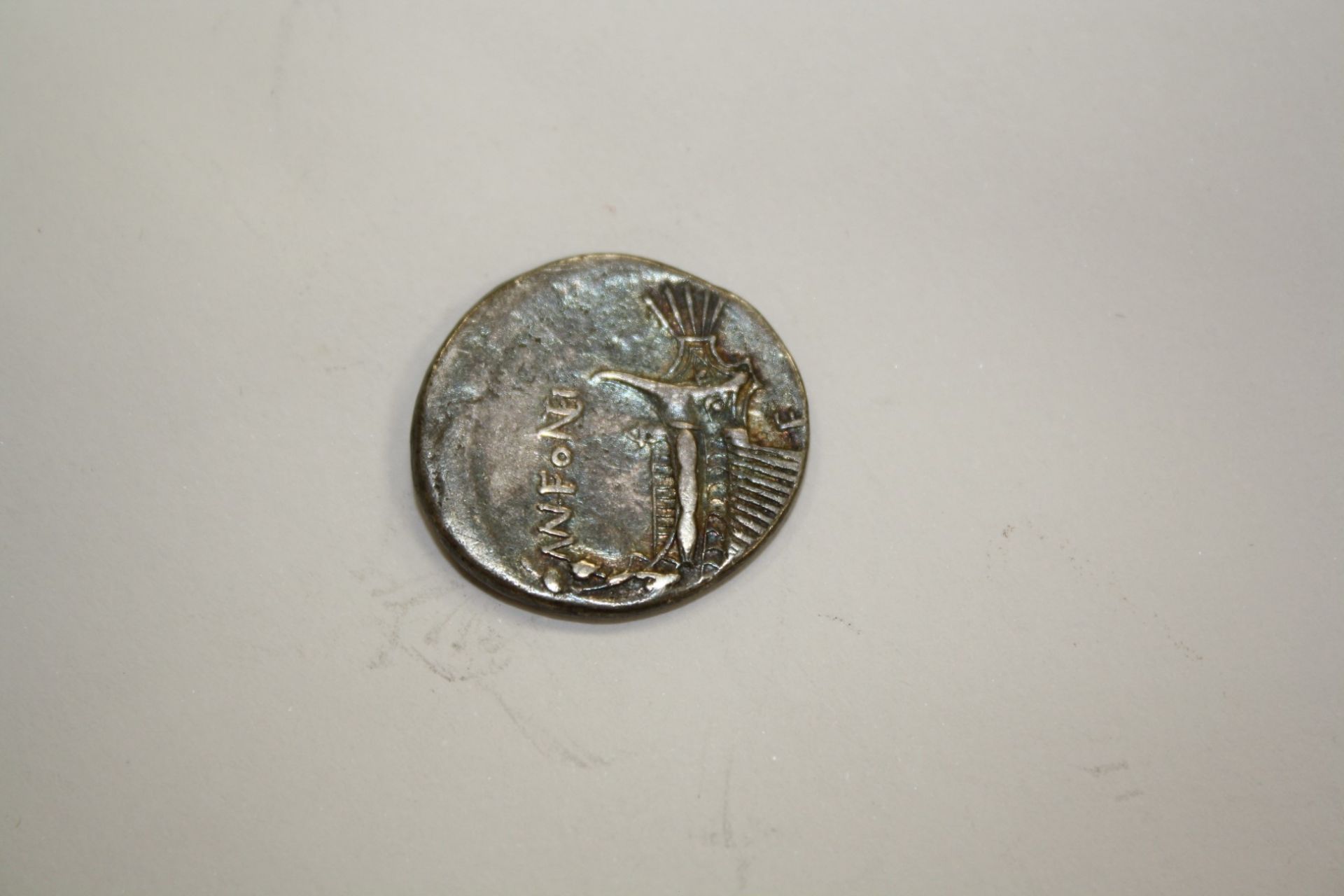 A SMALL COLLECTION OF THIRTEEN ANCIENT GREEK COINS - Bild 17 aus 22