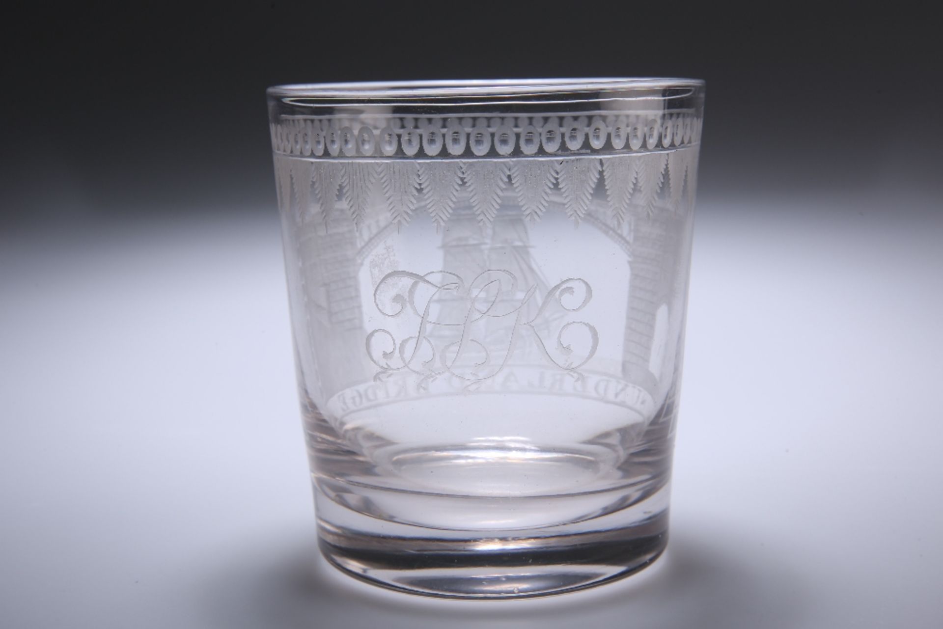 A SUNDERLAND BRIDGE GLASS BEAKER, 19th CENTURY - Bild 2 aus 2