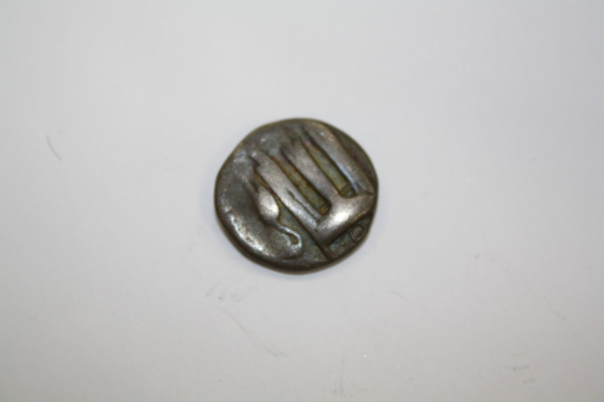 A SMALL COLLECTION OF THIRTEEN ANCIENT GREEK COINS - Bild 13 aus 22