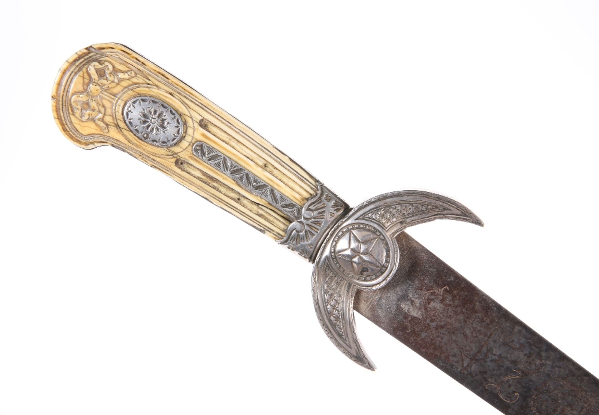 AN OTTOMAN EMPIRE SILVER-MOUNTED HUNTING SWORD - Bild 2 aus 2