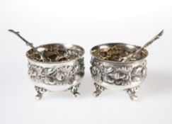 A PAIR OF VICTORIAN SILVER SALTS, MAPPIN & WEBB, LONDON 1896