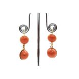 A PAIR OF CORAL PENDENT EARRINGS