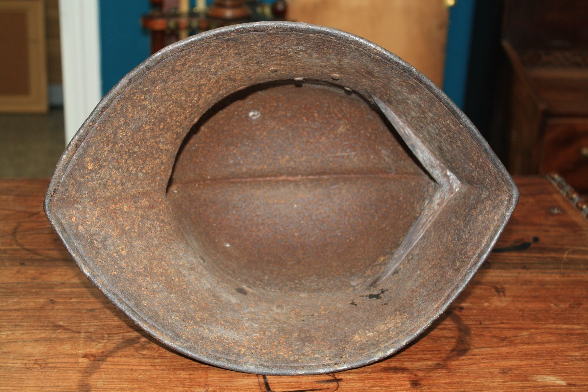 A SALLET, with raised metal ridge. 38cm front to back - Bild 2 aus 6