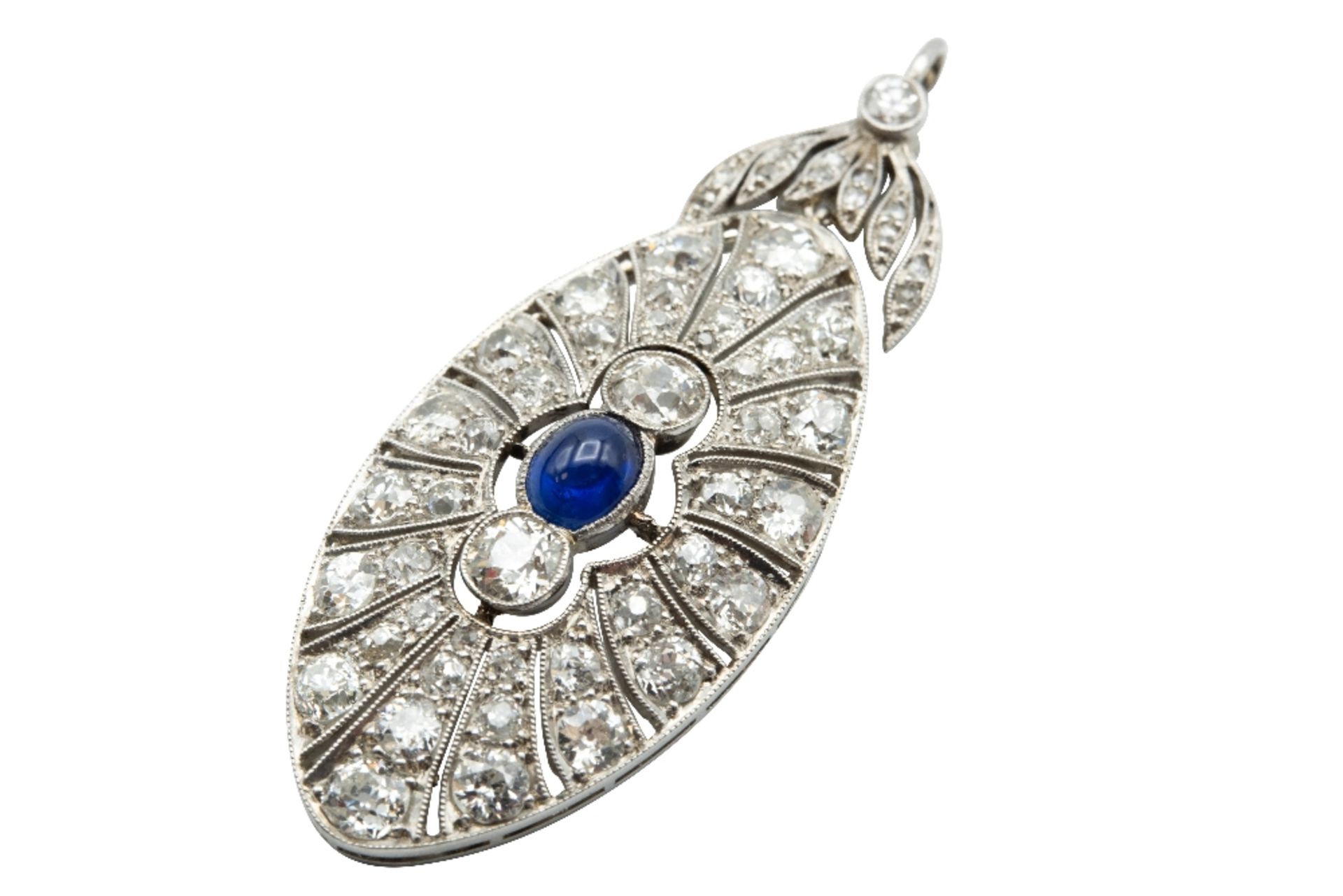 A SAPPHIRE AND DIAMOND PENDANT - Bild 4 aus 7