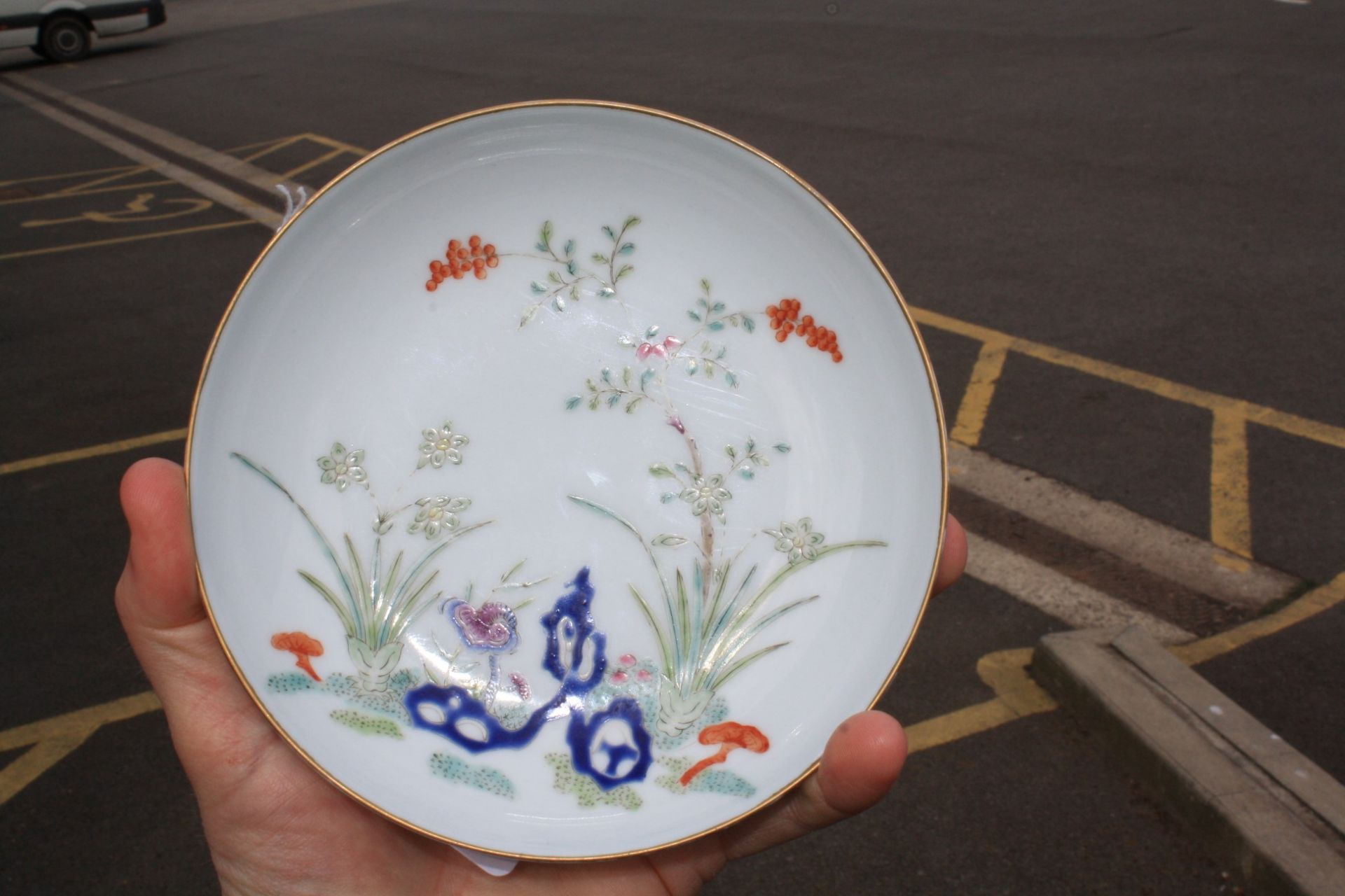 A CHINESE PORCELAINS SAUCER DISH - Bild 7 aus 16