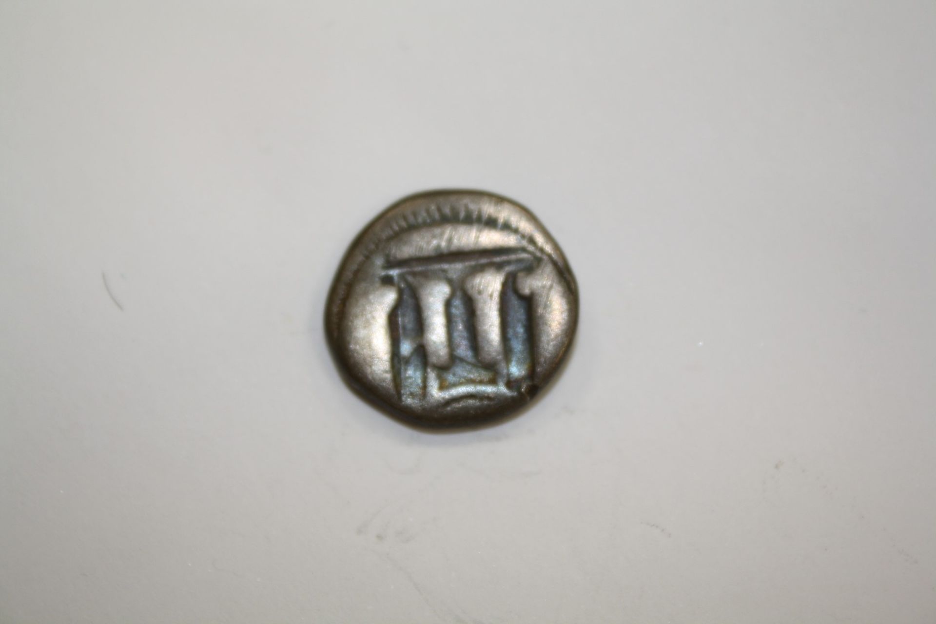 A SMALL COLLECTION OF THIRTEEN ANCIENT GREEK COINS - Bild 12 aus 22