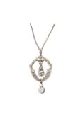 AN EARLY 20TH CENTURY DIAMOND PENDANT NECKLACE