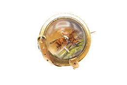 A LATE 19TH CENTURY NOVELTY ESSEX CRYSTAL BROOCH