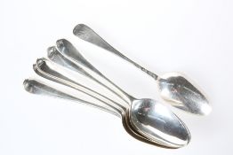 A SET OF SIX 18TH CENTURY SILVER SPOONS, WILLIAM YOUNG