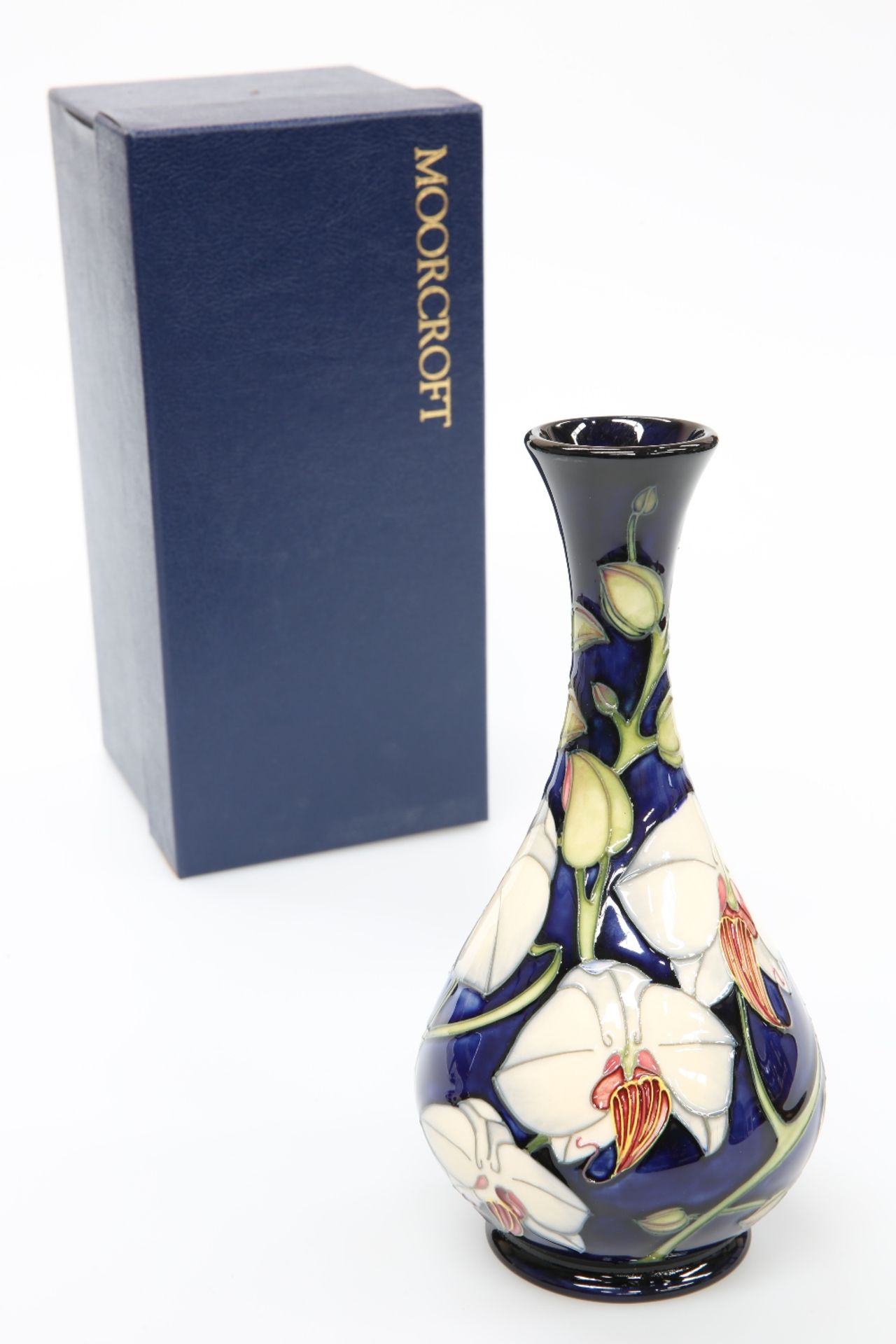 A MOORCROFT POTTERY LIMITED EDITION VASE, BY PHILIP GIBSON