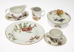 A ROYAL WORCESTER "EVESHAM" PATTERN DINNER SERVICE