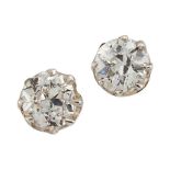 A PAIR OF DIAMOND STUD EARRINGS