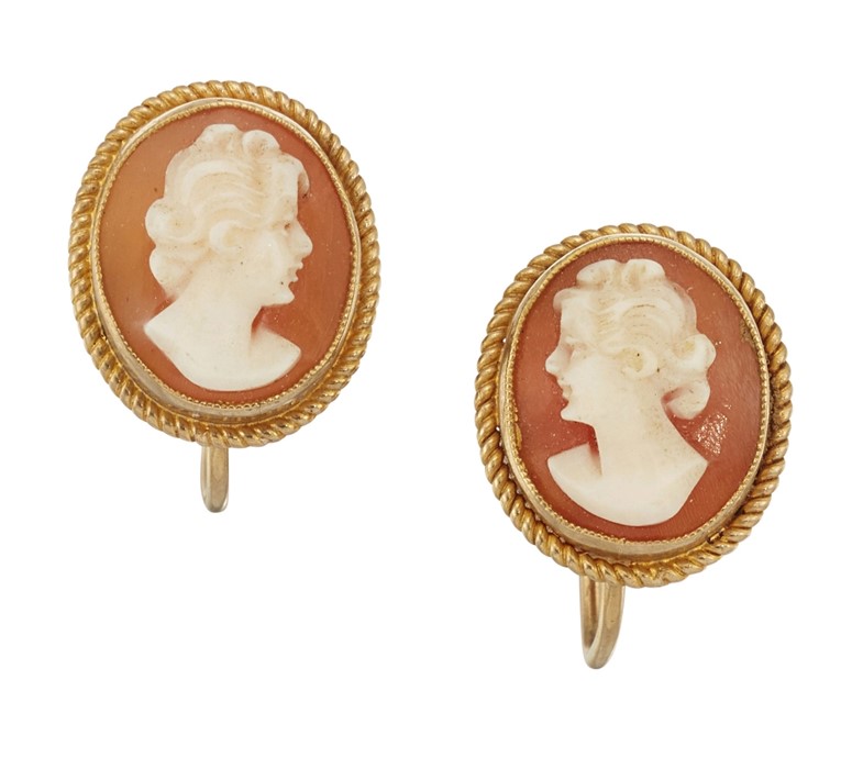 A PAIR OF SHELL CAMEO EARRINGS - Image 3 of 6