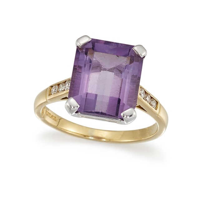 AN AMETHYST AND DIAMOND RING - Image 3 of 3