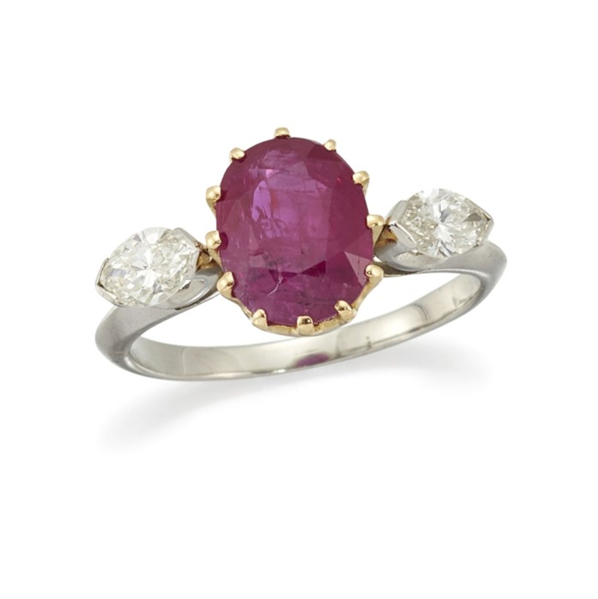 A RUBY AND DIAMOND RING - Bild 3 aus 3