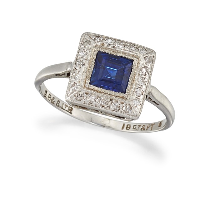 A SAPPHIRE AND DIAMOND CLUSTER RING, MID 20TH CENTURY - Image 3 of 3