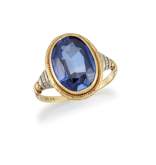 A SYNTHETIC SAPPHIRE RING - Image 2 of 3