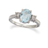 AN AQUAMARINE AND DIAMOND RING