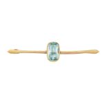 AN AQUAMARINE BAR BROOCH