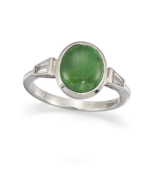 A JADEITE AND DIAMOND RING - Image 3 of 3