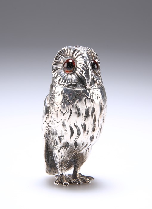 A VICTORIAN SILVER NOVELTY PEPPERETTE - Image 2 of 2