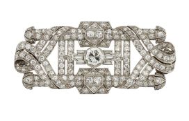 A MID 20TH CENTURY DIAMOND-SET BROOCH