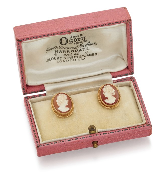 A PAIR OF SHELL CAMEO EARRINGS - Image 4 of 6