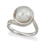 A SOUTH SEA CULTURED PEARL AND DIAMOND RING