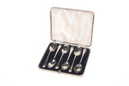 A SET OF SIX GEORGE V SILVER GOLFING TEASPOONS