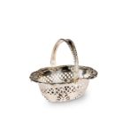 A SMALL EDWARDIAN SILVER BASKET, by Henry Matthews, Birmingham 1904