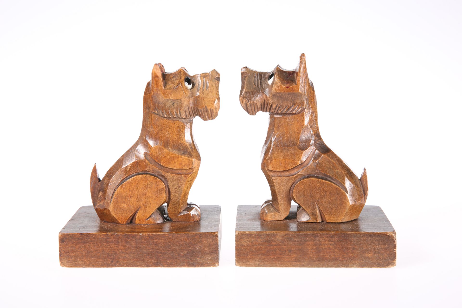 A PAIR OF EARLY 20TH CENTURY NOVELTY WOODEN BOOKENDS