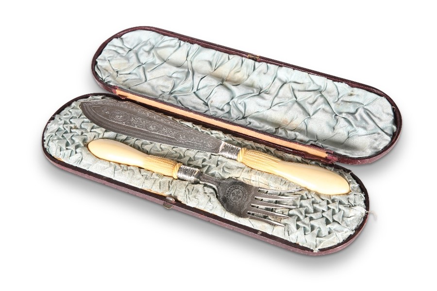 A CASED PAIR OF LATE VICTORIAN IVORY-HANDLED SILVER-PLATED FISH SERVERS - Image 2 of 2