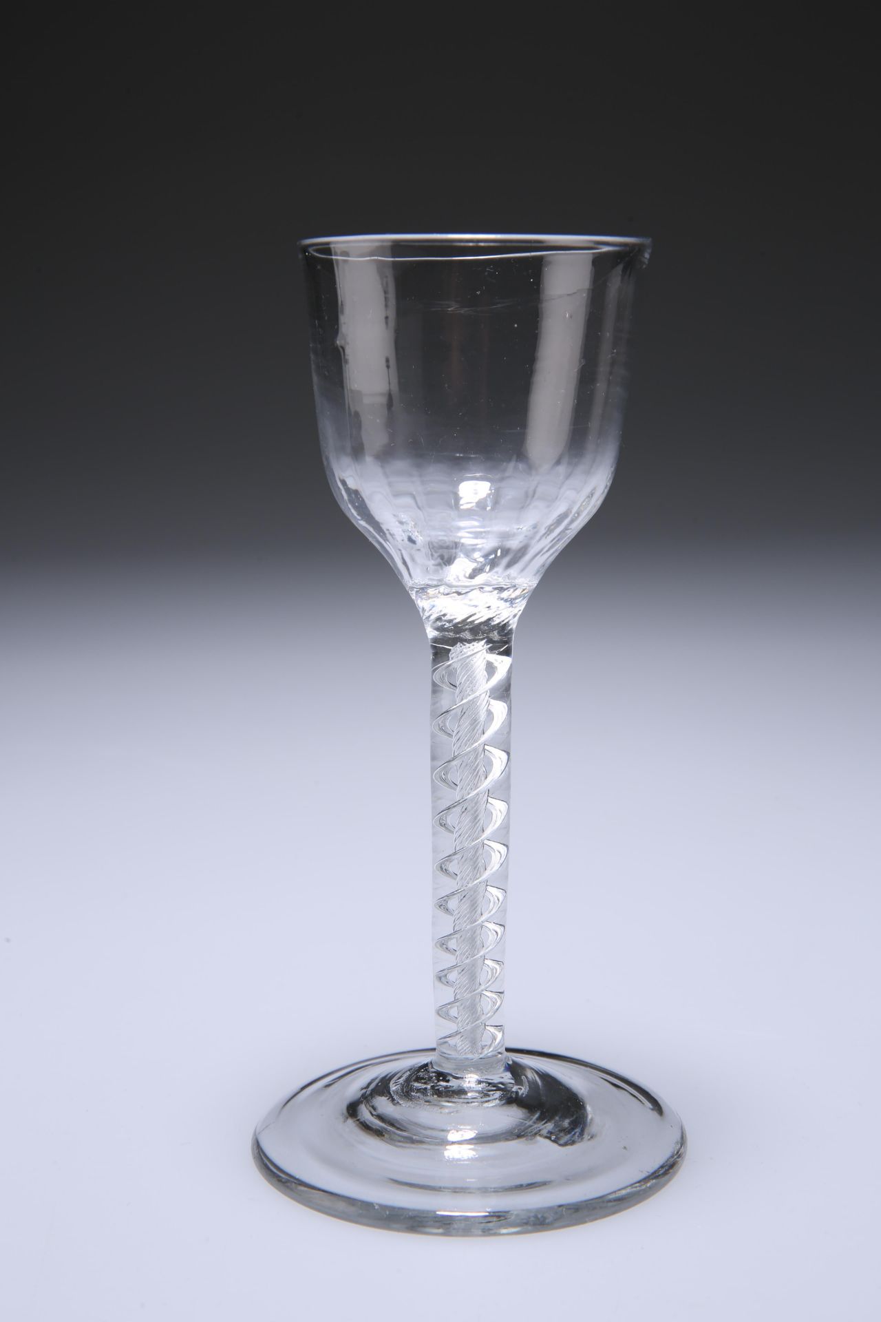 AN AIR TWIST WINE GLASS