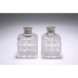 A PAIR OF VICTORIAN SCENT BOTTLES