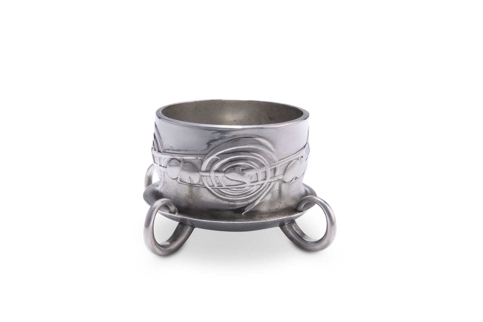 A LIBERTY & CO TUDRIC PEWTER FERNER BOWL, NO. 0288