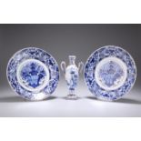 A PAIR OF 18TH CENTURY DELFT PLATES