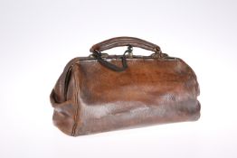 A LATE VICTORIAN LEATHER GLADSTONE BAG