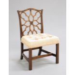 A HEPPLEWHITE STYLE MAHOGANY SIDE CHAIR