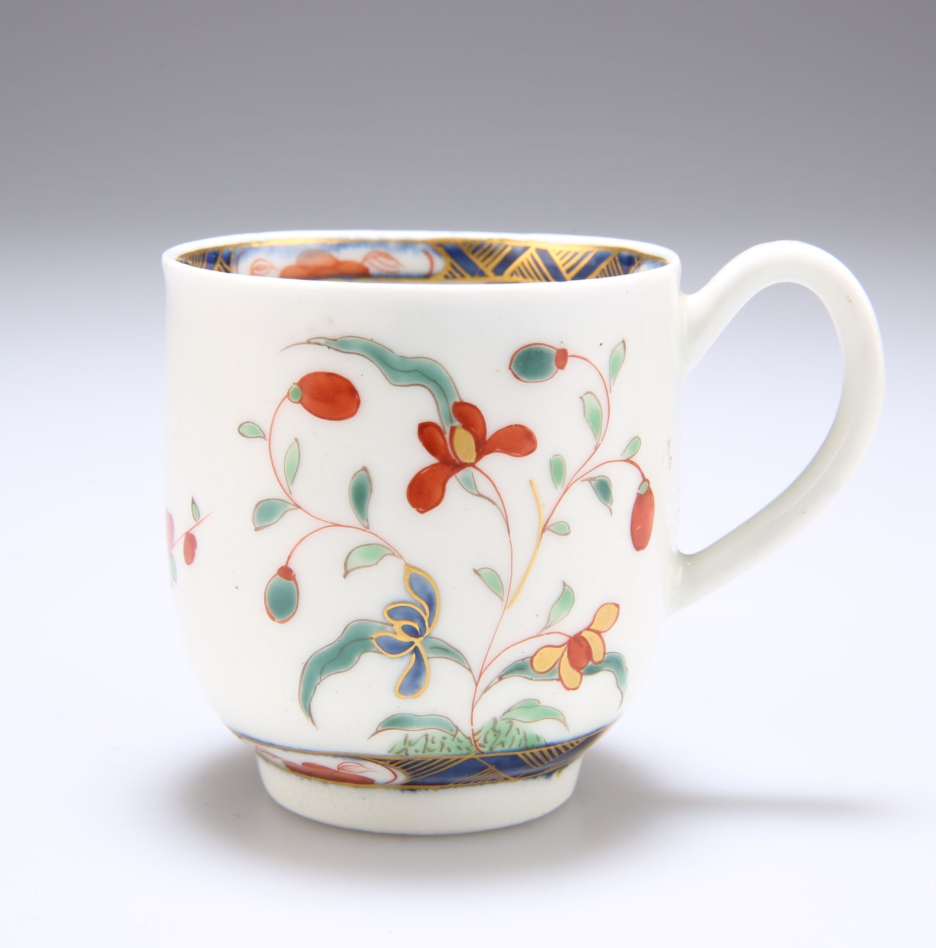 A WORCESTER COFFEE CUP, CIRCA 1770