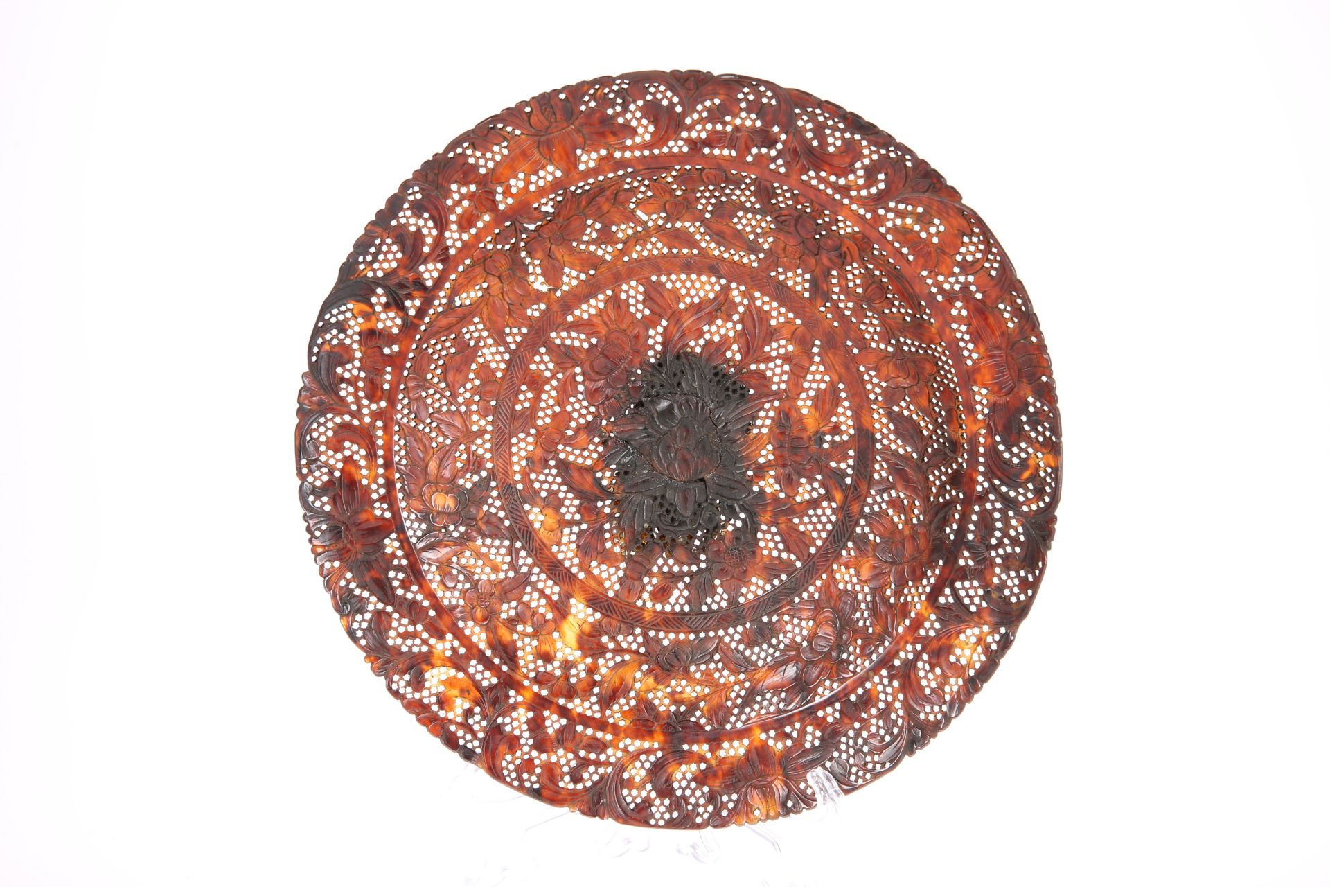 A CANTONESE TORTOISESHELL TAZZA, 19TH CENTURY - Image 3 of 3