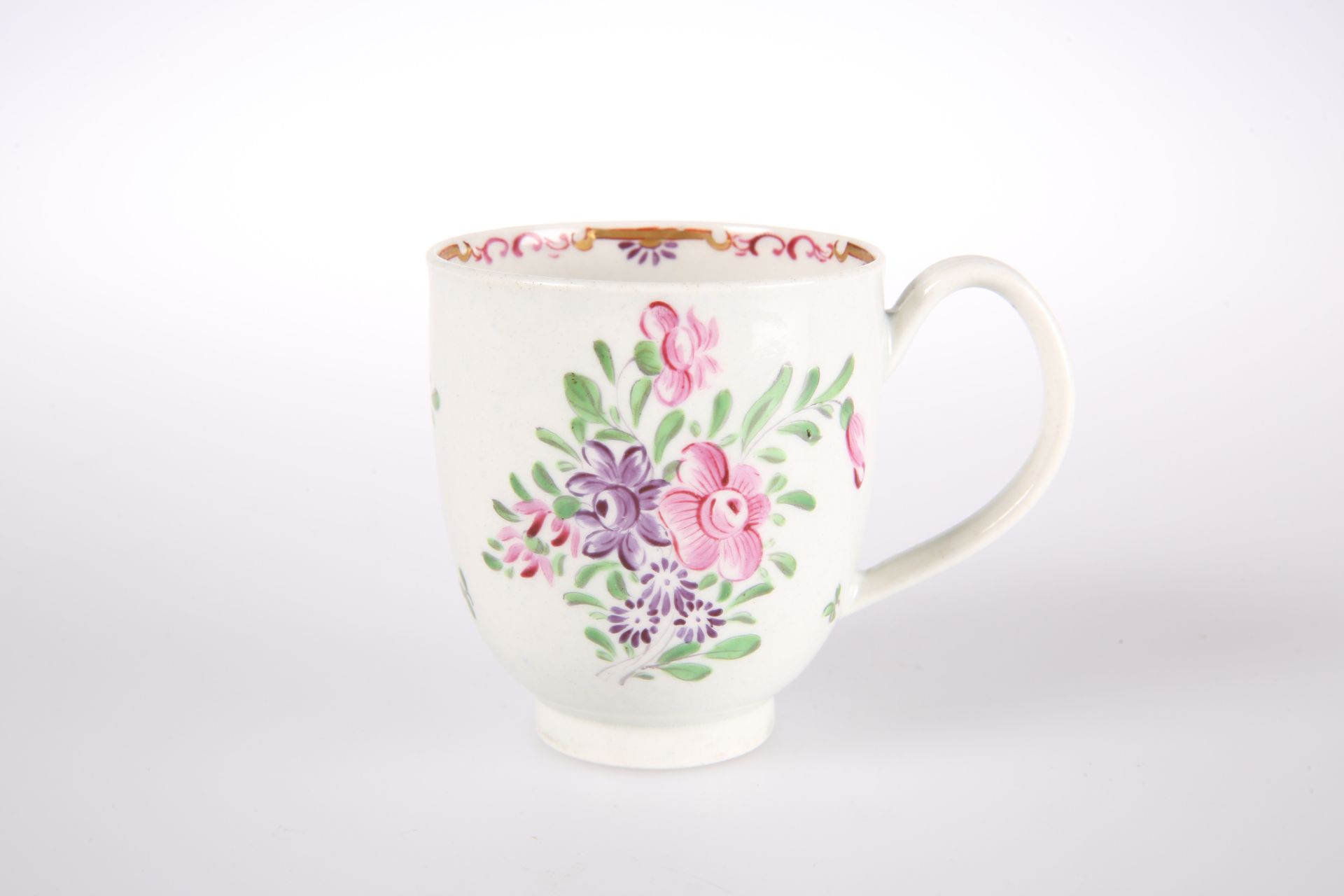 A WORCESTER COFFEE CUP, CIRCA 1770